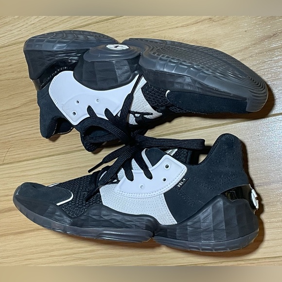 Adidas Harden Vol 4 - Blk/Wht - Men’s 7.5 - Picture 2 of 5